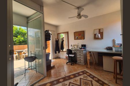 Casa à venda com 167m², 4 quartos e 2 vagasQuarto 