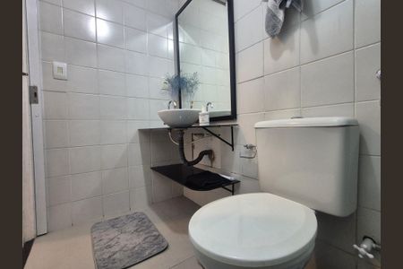 Casa à venda com 167m², 4 quartos e 2 vagasBanheiro social 