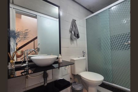 Casa à venda com 167m², 4 quartos e 2 vagasBanheiro social 