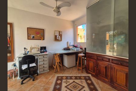 Casa à venda com 167m², 4 quartos e 2 vagasQuarto 