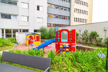 Apartamento à venda com 65m², 2 quartos e 1 vaga Apartamento à venda com 65m², 2 quartos e 1 vagaÁrea comum - Playground