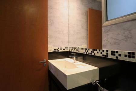 Apartamento à venda com 65m², 2 quartos e 1 vaga Apartamento à venda com 65m², 2 quartos e 1 vagaBanheiro