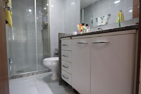 Apartamento à venda com 88m², 3 quartos e 1 vagaBanheiro social