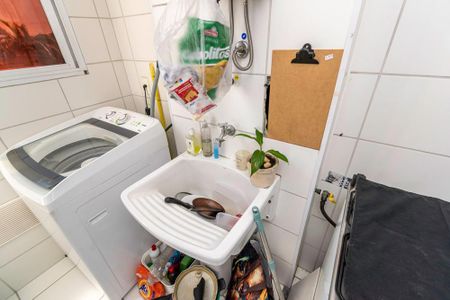 Apartamento à venda com 64m², 3 quartos e 1 vagaÁrea de Serviço