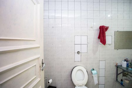Casa à venda com 80m², 3 quartos e 2 vagasBanheiro da Suíte