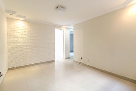 Sala de apartamento para alugar com 2 quartos, 55m² em Jardim Lajeado, São Paulo