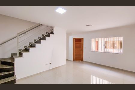 Sala de casa de condomínio para alugar com 2 quartos, 130m² em Penha de França, São Paulo