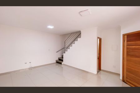Casa de condomínio para alugar com 130m², 2 quartos e 3 vagas Casa de condomínio para alugar com 130m², 2 quartos e 3 vagasSala