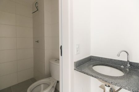 Banheiro  de kitnet/studio à venda com 1 quarto, 29m² em Vila Carrão, São Paulo