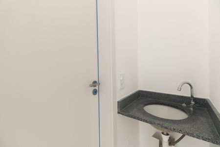 Banheiro  de kitnet/studio à venda com 1 quarto, 29m² em Vila Carrão, São Paulo