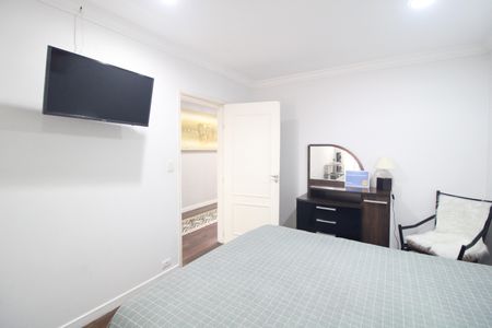 Casa à venda com 240m², 4 quartos e 3 vagasSuíte 2