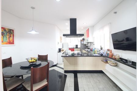 Casa à venda com 240m², 4 quartos e 3 vagasCozinha