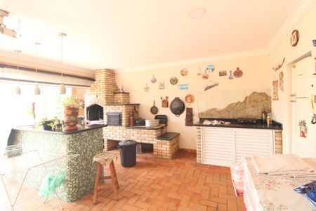 Casa à venda com 240m², 4 quartos e 3 vagasChurrasqueira