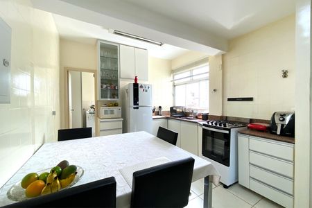 Apartamento para alugar com 180m², 3 quartos e 2 vagasCozinha