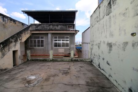 Casa à venda com 386m², 4 quartos e 2 vagasQuintal