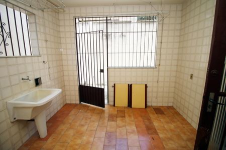 Casa à venda com 386m², 4 quartos e 2 vagasÁrea de Serviço