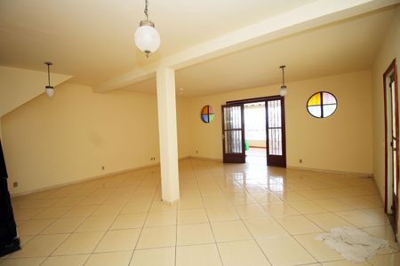 Sala de casa à venda com 4 quartos, 386m² em Vaz Lobo, Rio de Janeiro
