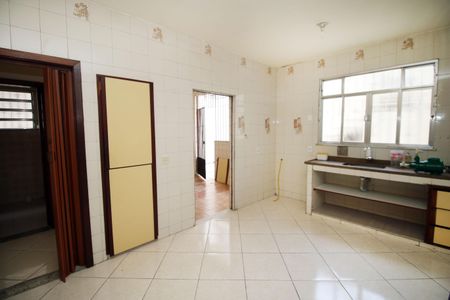 Casa à venda com 386m², 4 quartos e 2 vagasCozinha