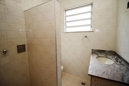 Casa à venda com 386m², 4 quartos e 2 vagasBanheiro Social 2º piso