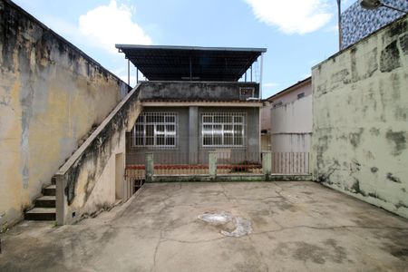 Casa à venda com 386m², 4 quartos e 2 vagasQuintal