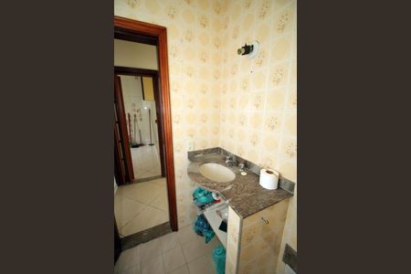 Casa à venda com 386m², 4 quartos e 2 vagasBanheiro Social 2