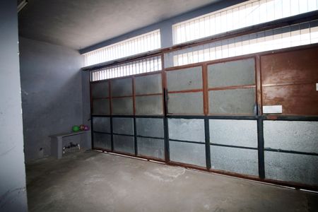 Casa à venda com 386m², 4 quartos e 2 vagasGaragem