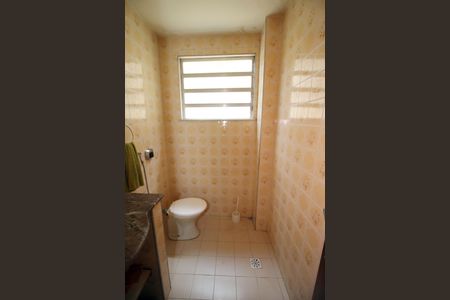 Casa à venda com 386m², 4 quartos e 2 vagasBanheiro Social 2