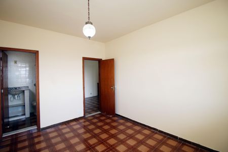 Casa à venda com 386m², 4 quartos e 2 vagasSuíte