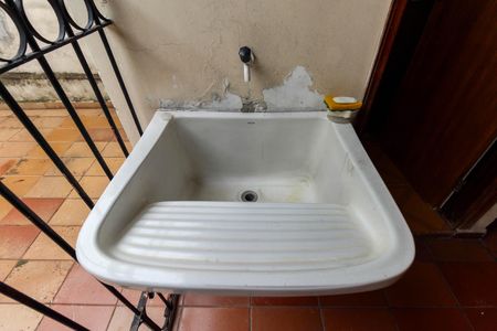 Casa à venda com 90m², 3 quartos e 1 vagaÁrea de Serviço