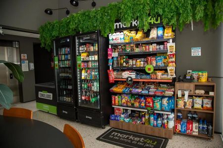 Studio para alugar com 25m², 1 quarto e sem vaga Studio para alugar com 25m², 1 quarto e sem vagaÁrea comum - Minimercado