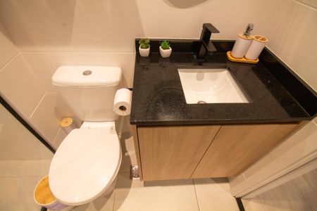 Banheiro de kitnet/studio à venda com 1 quarto, 25m² em Jardim das Acacias, São Paulo