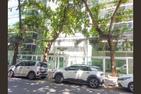 Apartamento para alugar com 79m², 2 quartos e 1 vagaFachada