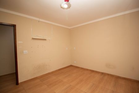 Casa à venda com 2 quartos, 224m² em Piqueri, São Paulo