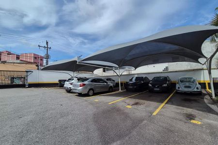 Apartamento para alugar com 65m², 2 quartos e 1 vagaGaragens 