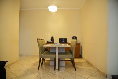 Apartamento para alugar com 65m², 2 quartos e 1 vagaSala