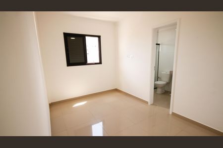 Suíte 1 de apartamento para alugar com 2 quartos, 73m² em Nova Mirim, Praia Grande