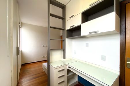 Apartamento à venda com 200m², 4 quartos e 3 vagasSuite 2