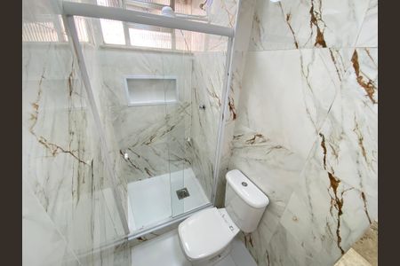 Apartamento à venda com 45m², 2 quartos e 1 vaga Apartamento à venda com 45m², 2 quartos e 1 vagaBanheiro