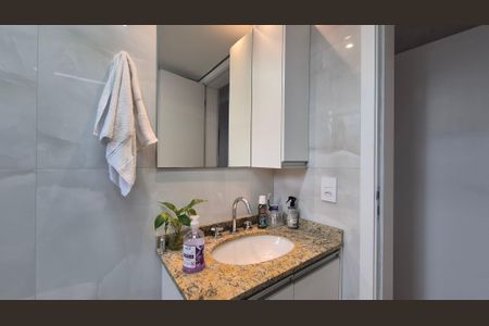 Apartamento à venda com 90m², 3 quartos e 2 vagas Apartamento à venda com 90m², 3 quartos e 2 vagasBanheiro da suíte