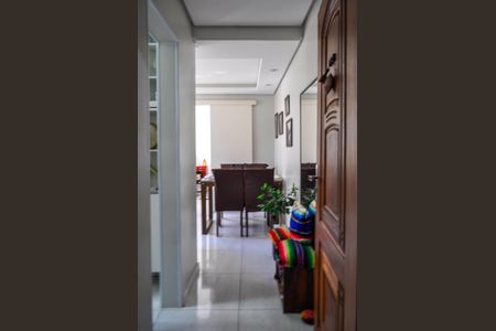 Sala - entrada  de apartamento à venda com 1 quarto, 37m² em Santo Antônio, Porto Alegre