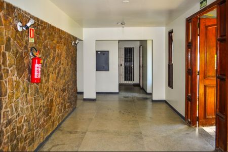 Apartamento à venda com 37m², 1 quarto e 1 vaga Apartamento à venda com 37m², 1 quarto e 1 vagaHall do predio