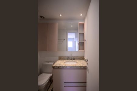 Apartamento para alugar com 74m², 2 quartos e 2 vagas Apartamento para alugar com 74m², 2 quartos e 2 vagasBanheiro da Suite