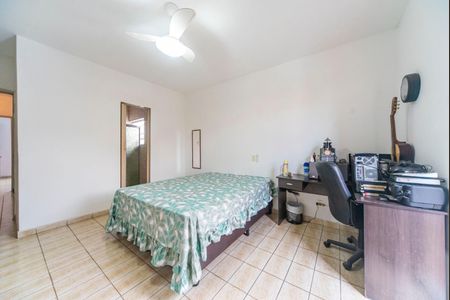 Casa à venda com 176m², 4 quartos e 2 vagasQuarto 2