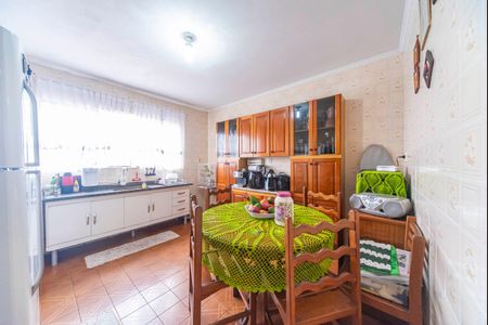 Casa à venda com 176m², 4 quartos e 2 vagasCozinha 