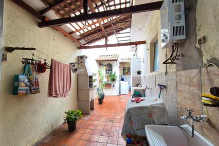 Casa à venda com 190m², 4 quartos e 2 vagasCorredor 