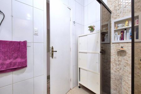 Casa à venda com 190m², 4 quartos e 2 vagasBanheiro