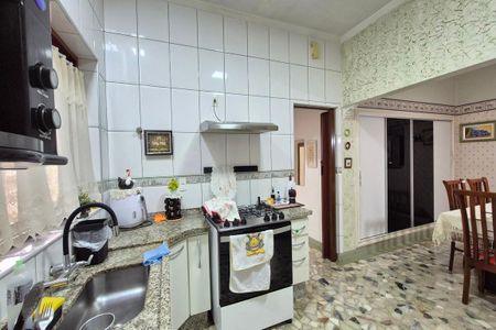 Casa à venda com 190m², 4 quartos e 2 vagasCozinha 