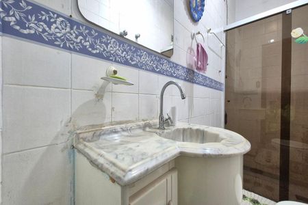 Casa à venda com 190m², 4 quartos e 2 vagasBanheiro da Suíte