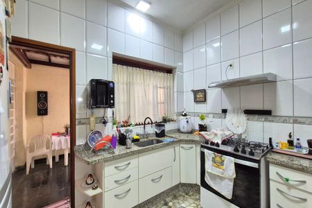 Casa à venda com 190m², 4 quartos e 2 vagasCozinha 