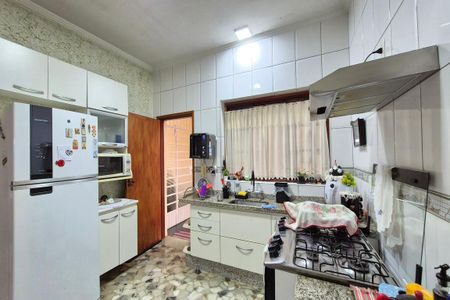 Casa à venda com 190m², 4 quartos e 2 vagasCozinha 